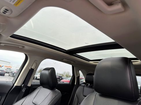 Used 2020 Ford Edge Titanium w/ Equipment Group 301A AWD/4WD image 17