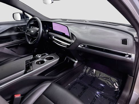 Used 2024 Cadillac Lyriq Luxury RWD image 31