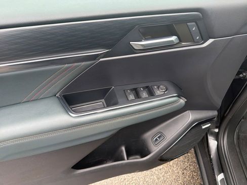 Used 2024 GMC Acadia AT4 image 12