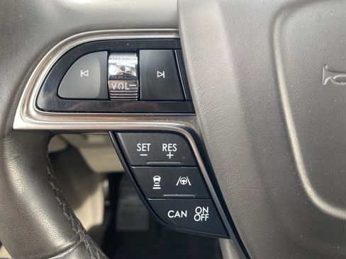 Used 2019 Lincoln Nautilus Reserve image 8