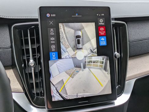 New 2026 Volvo XC90 B5 Plus w/ Protection Package AWD/4WD image 13