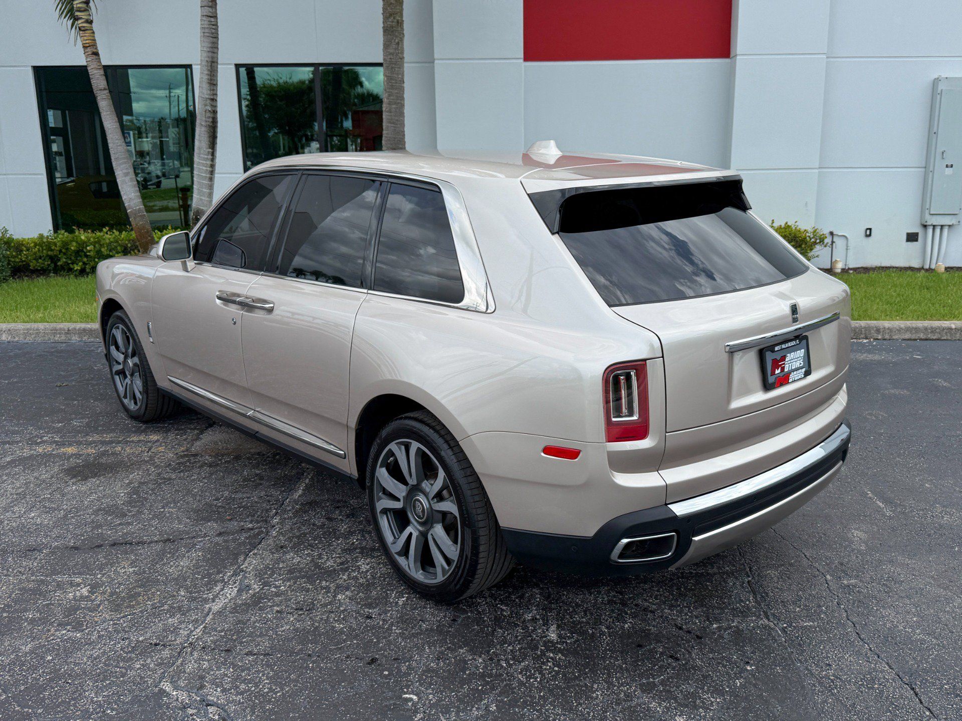 Used 2020 Rolls-Royce Cullinan AWD/4WD image 15