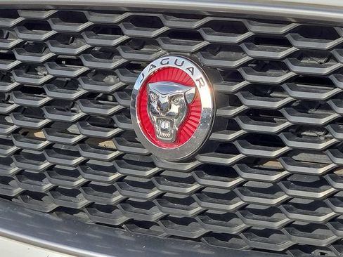 Used 2020 Jaguar XE S image 7