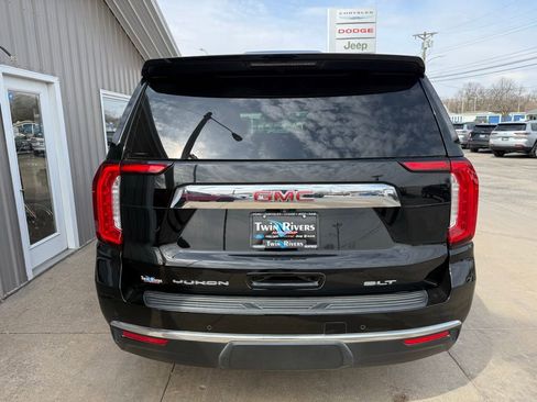 Used 2022 GMC Yukon XL SLT w/ SLT Luxury Package AWD/4WD image 4