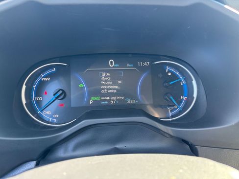 Used 2025 Toyota RAV4 LE image 41