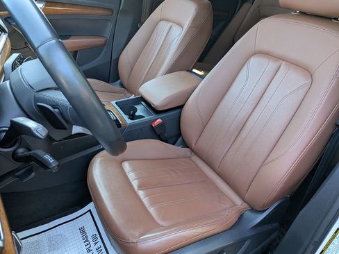 Used 2023 Audi Q5 2.0T Premium w/ Convenience Package AWD/4WD image 13
