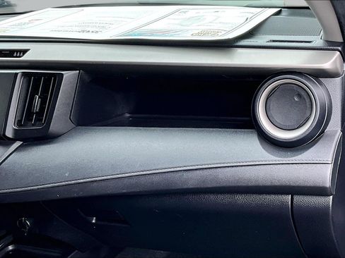 Used 2018 Toyota RAV4 LE w/ All Weather Liner Package FWD image 15
