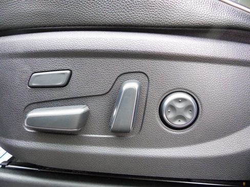 Used 2023 Hyundai Palisade Limited w/ Cargo Package image 22