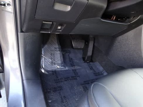 Used 2025 Toyota Highlander XLE image 16