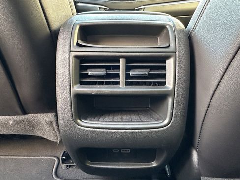 Certified 2025 Cadillac XT5 Premium Luxury image 8