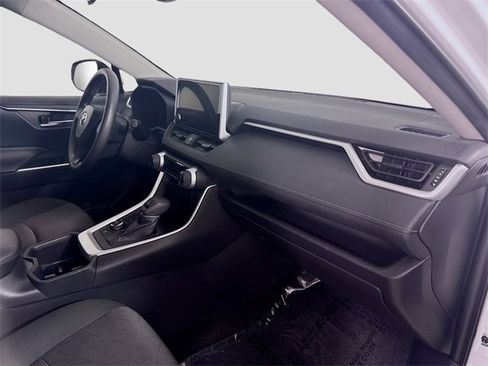 Certified 2025 Toyota RAV4 XLE image 27