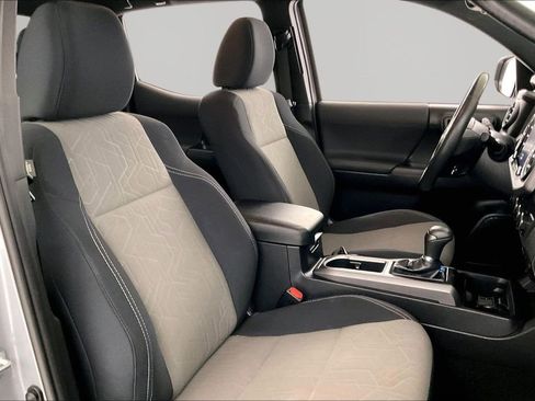 Used 2021 Toyota Tacoma TRD Off-Road w/ Technology Package image 25