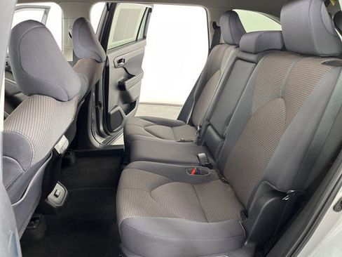 Used 2023 Toyota Highlander L FWD image 39
