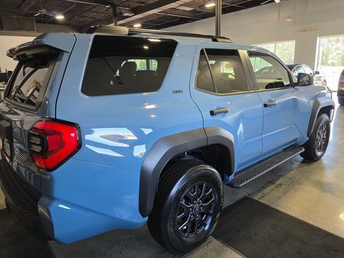 Used 2025 Toyota 4Runner SR5 AWD/4WD image 4
