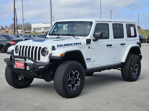 Used 2022 Jeep Wrangler Unlimited Rubicon 4xe image 3