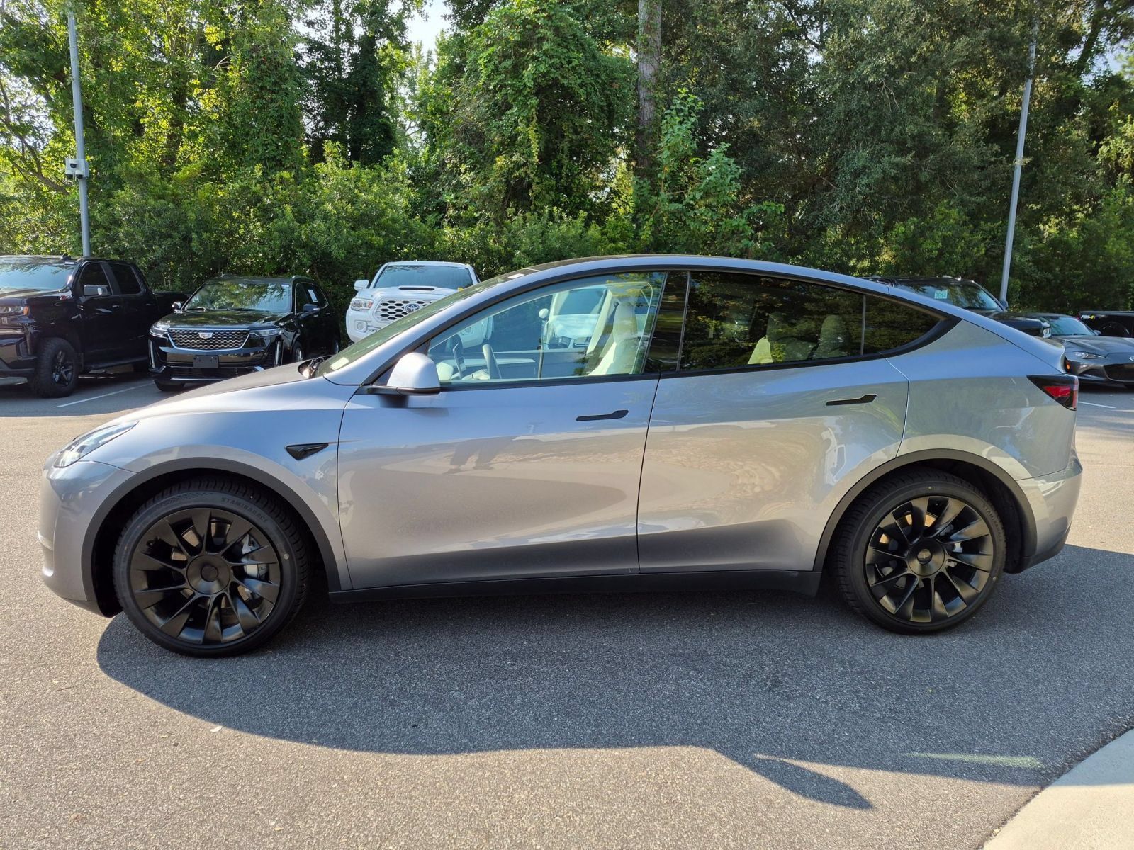 Used 2025 Tesla Model Y Long Range RWD image 6