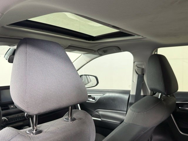 Used 2019 Toyota RAV4 XLE FWD image 22