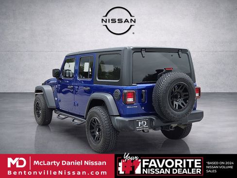 Used 2018 Jeep Wrangler Unlimited Sport S AWD/4WD image 4