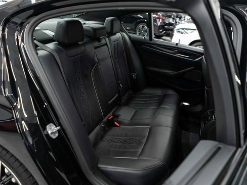 Used 2023 BMW 530e xDrive w/ Executive Package image 12