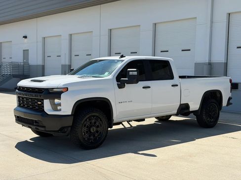 Used 2020 Chevrolet Silverado 2500 W/T w/ WT Convenience Package AWD/4WD image 2
