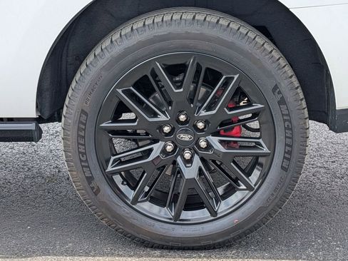 New 2025 Ford Expedition Platinum w/ Stealth Performance Package image 17
