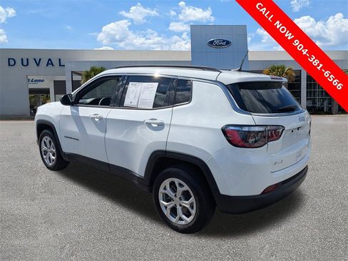 Used 2024 Jeep Compass Latitude image 5