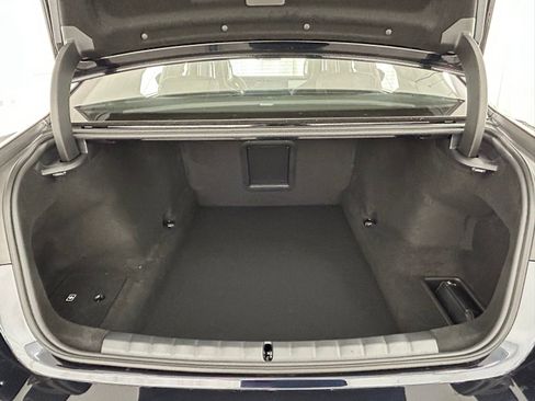 Used 2025 BMW 760i xDrive w/ Executive Package image 38