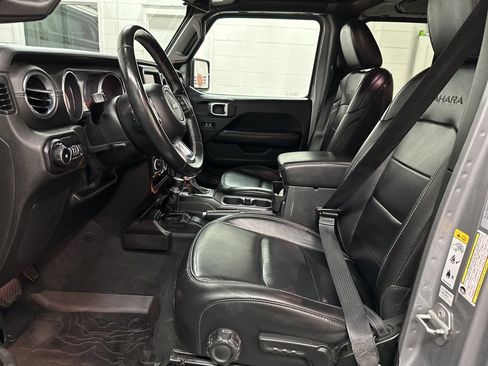 Used 2018 Jeep Wrangler Unlimited Sahara image 21