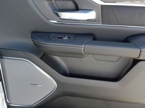 New 2026 RAM 1500 Laramie AWD/4WD image 17