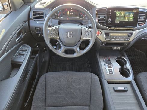 Used 2022 Honda Pilot Sport image 13