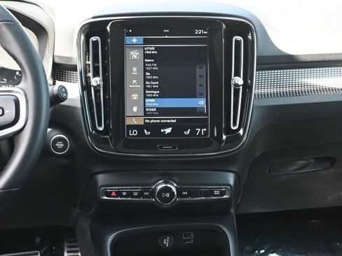 Used 2022 Volvo XC40 T5 R-Design w/ Advanced Package image 10