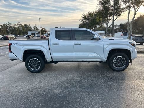 Used 2024 Toyota Tacoma TRD Sport image 2
