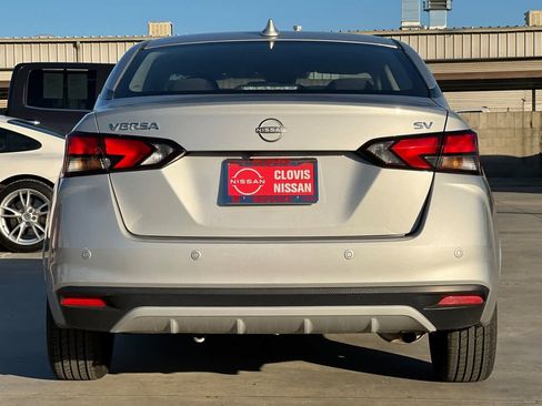 Used 2023 Nissan Versa SV image 8