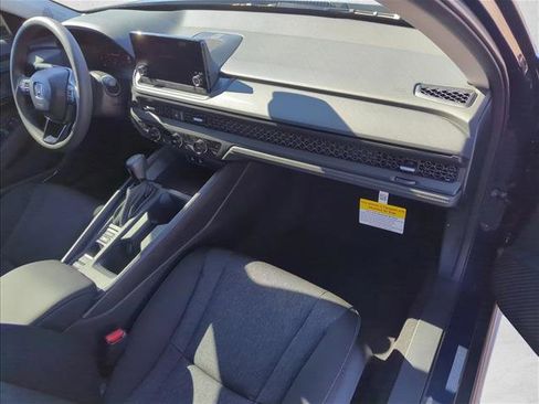 New 2025 Honda Accord SE image 4