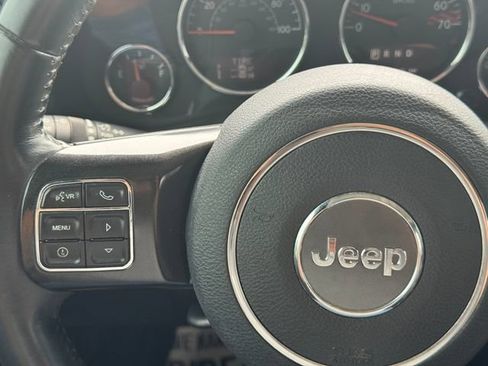 Used 2018 Jeep Wrangler Unlimited Rubicon AWD/4WD image 24