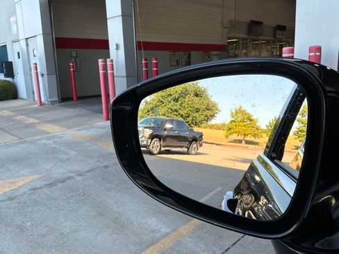 Used 2024 Chrysler Pacifica Touring-L FWD image 23