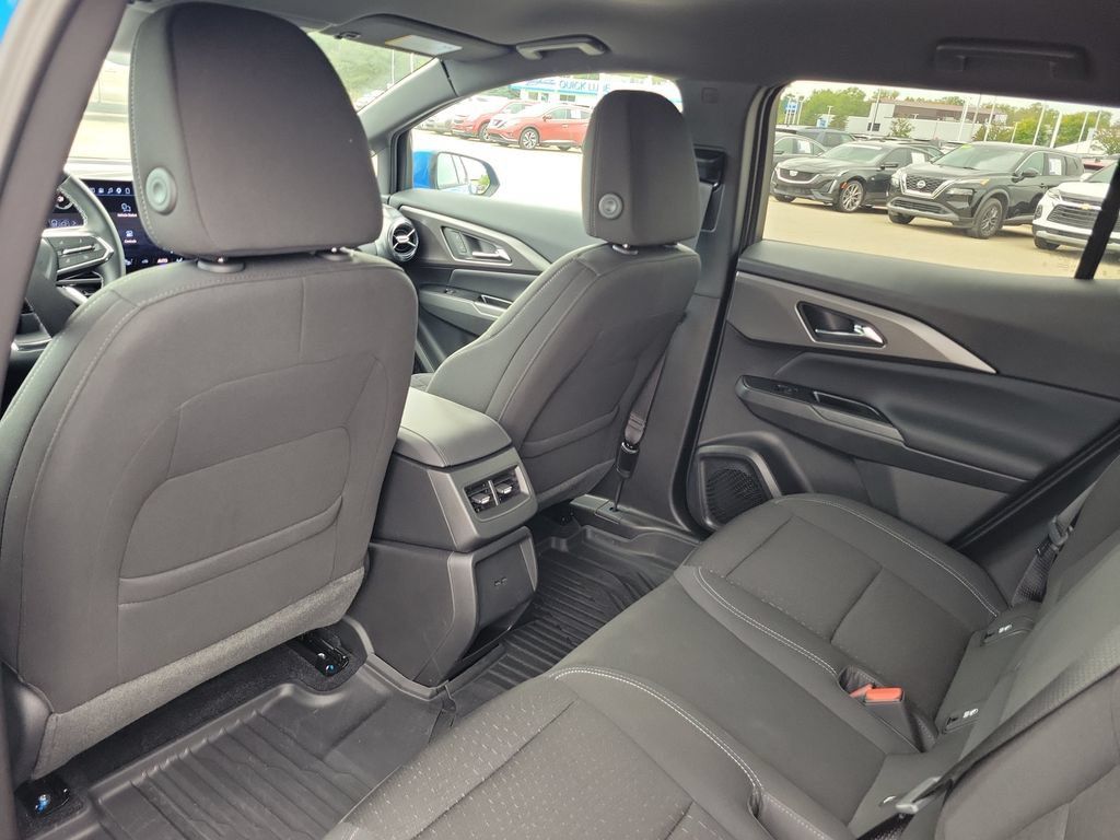 Used 2025 Chevrolet Equinox EV LT w/ Comfort Package FWD image 28