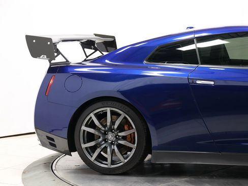 Used 2014 Nissan GT-R Premium image 57