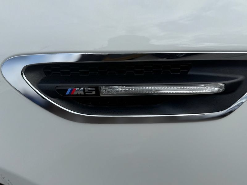 Used 2016 BMW M5 RWD image 10