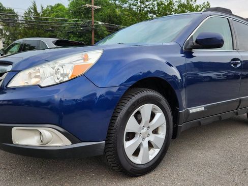 Used 2011 Subaru Outback 2.5i Premium image 6