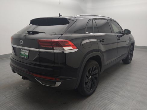 Used 2022 Volkswagen Atlas Cross Sport SE w/ Panoramic Sunroof Package FWD image 9