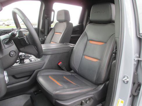 Used 2024 GMC Sierra 1500 AT4 w/ Technology Package image 24