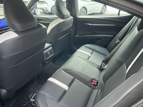 Used 2026 Toyota Camry SE image 9