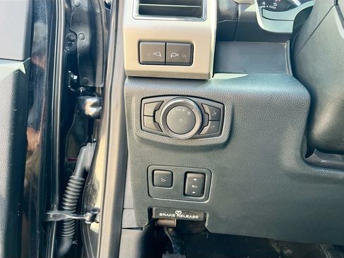 Used 2021 Ford F250 Lariat w/ Lariat Ultimate Package AWD/4WD image 10
