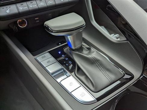 Used 2025 Hyundai Elantra SEL image 14