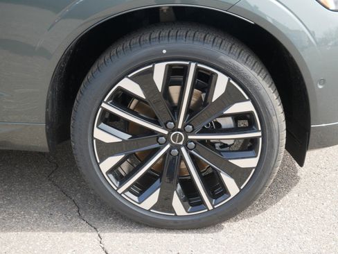 New 2026 Volvo XC60 B5 Ultra w/ Climate Package AWD/4WD image 4