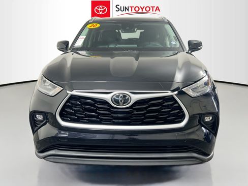 Used 2020 Toyota Highlander XLE FWD image 10