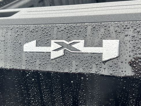 Used 2024 GMC Sierra 1500 Elevation image 10