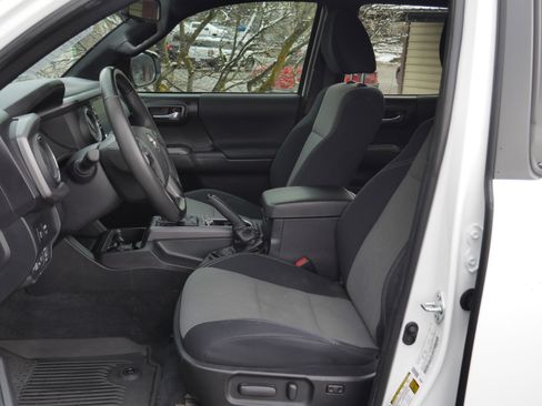 Used 2023 Toyota Tacoma TRD Off-Road w/ Black Out Package (TMS) image 3