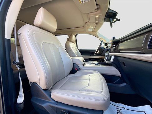 Used 2022 Ford Expedition Limited image 33